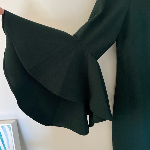 Forest green dress with stylish flared sleeves. - Picture 5 of 5